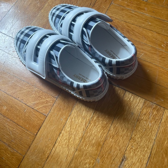 Authentic Vintage Check Kids Burberry Sneakers.